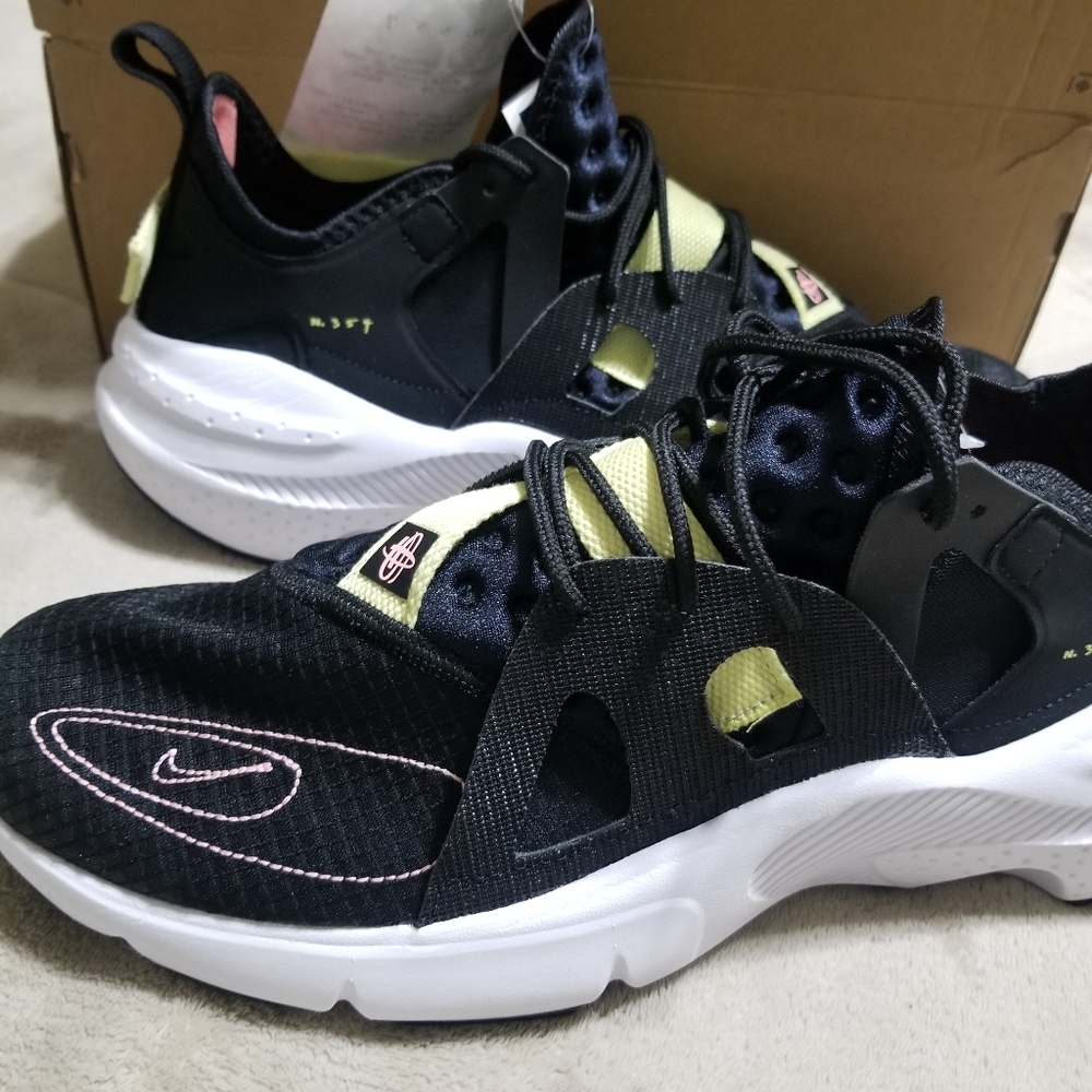 Nike mens Hurache Type sz13